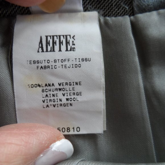 Moschino ChipandChic Ligth Gray Skirt Suit w/Trapunto Stiching Detasil Size US 6 - Picture 16 of 16